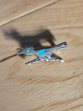 Vtg Silver With Turquoise Inlay Roadrunner Pin